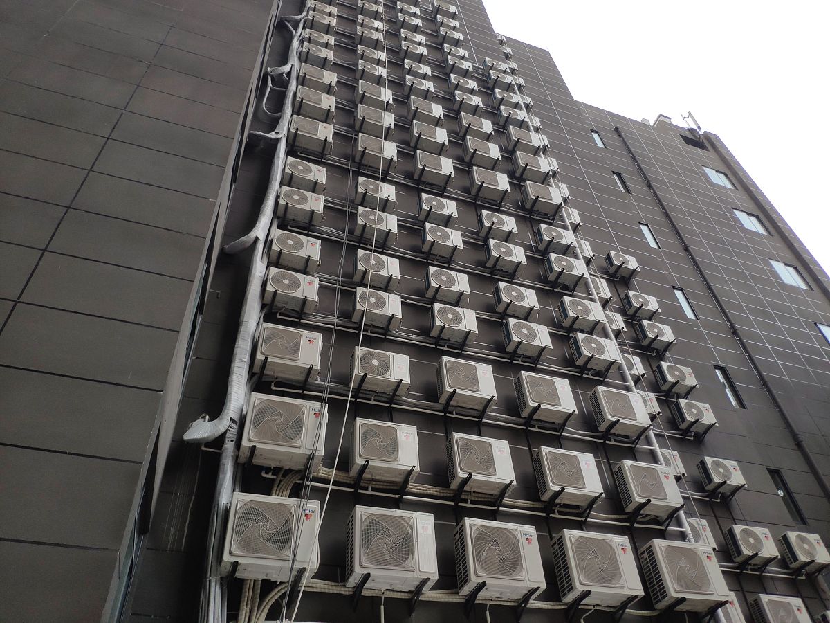 空调外机安装难题 资本之间的隐秘刀法
